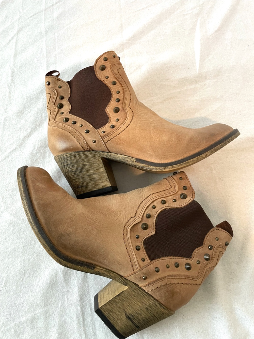Steve Madden Brown Leather Studded Western Boot Size 8